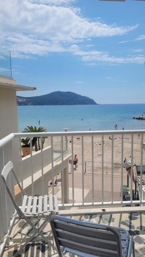 Les Pieds Dans L'O - Appartement 50M2 Front De Mer Saint-Cyr-sur-Mer Bagian luar foto